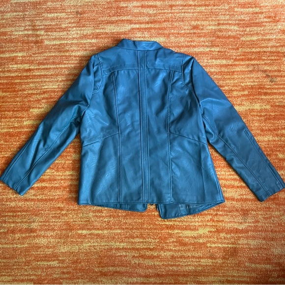 Faux leather jacket 🌸 - Picture 2 of 4